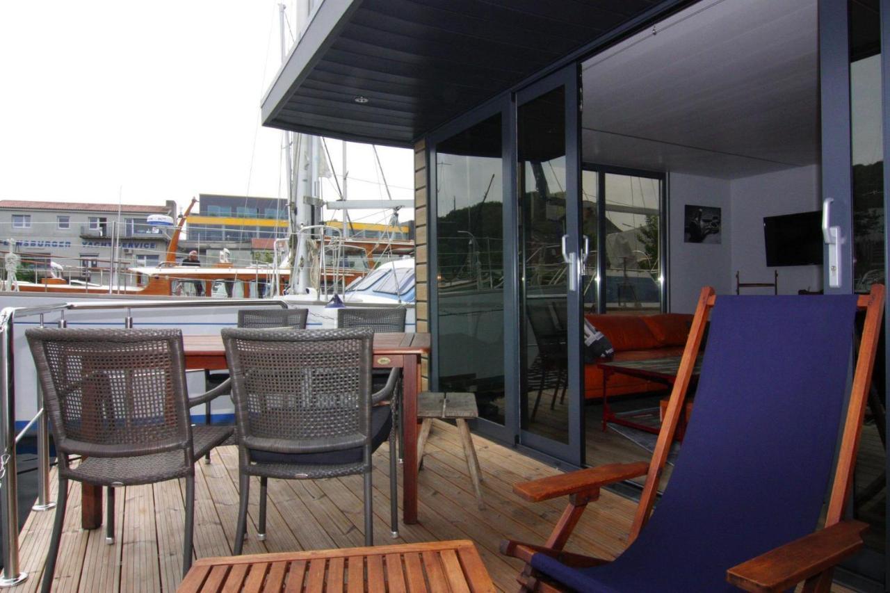 Hotel Hausboot Lina In Flensburgo Esterno foto