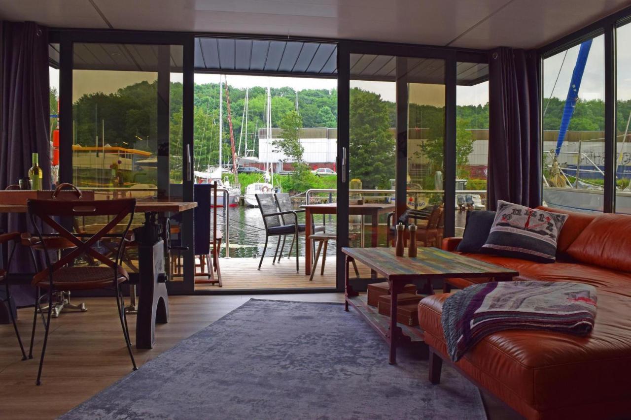 Hotel Hausboot Lina In Flensburgo Esterno foto